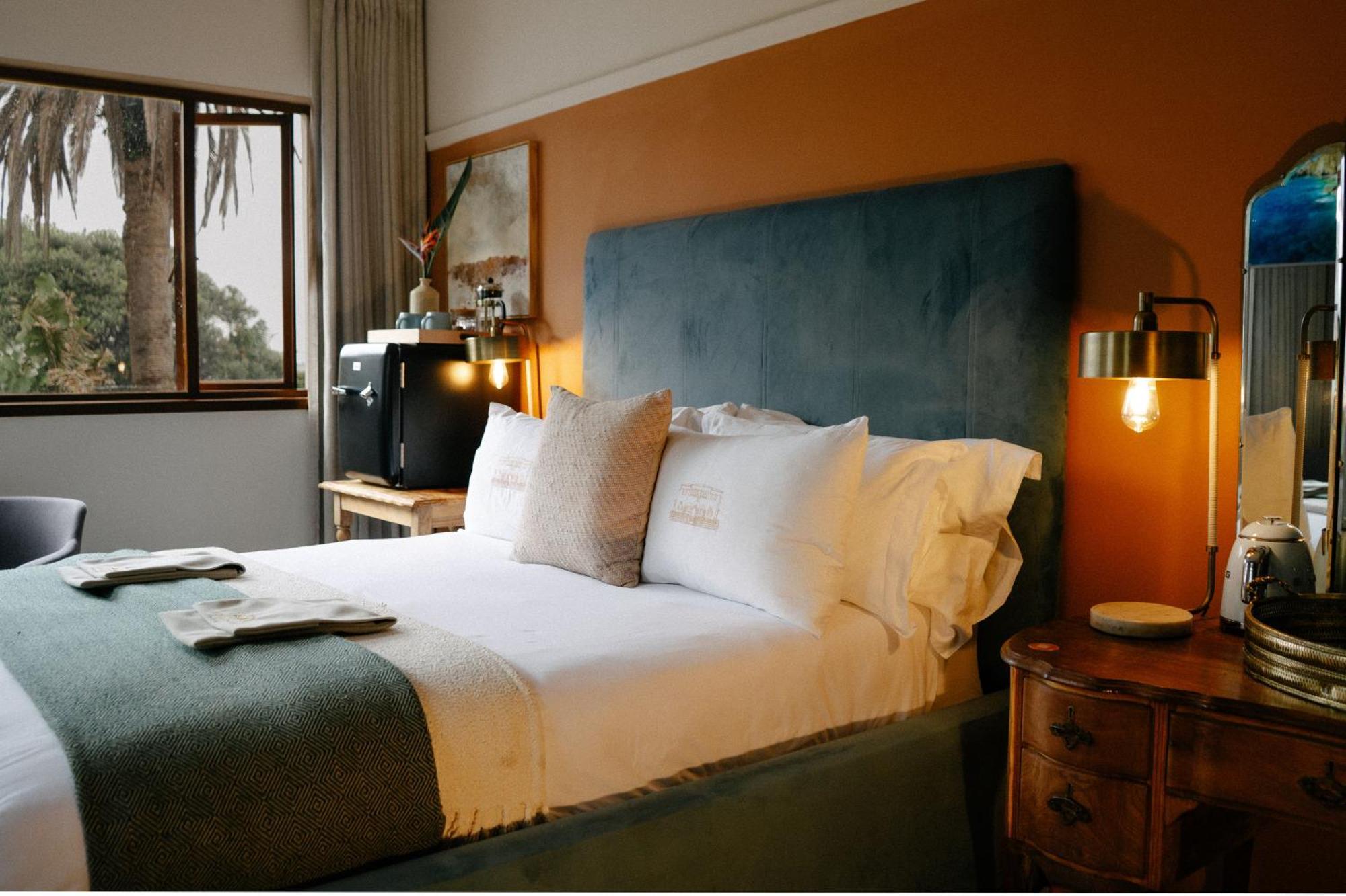 Sonnekus Boutique Hotel & Bistro Kalk Bay Exteriör bild
